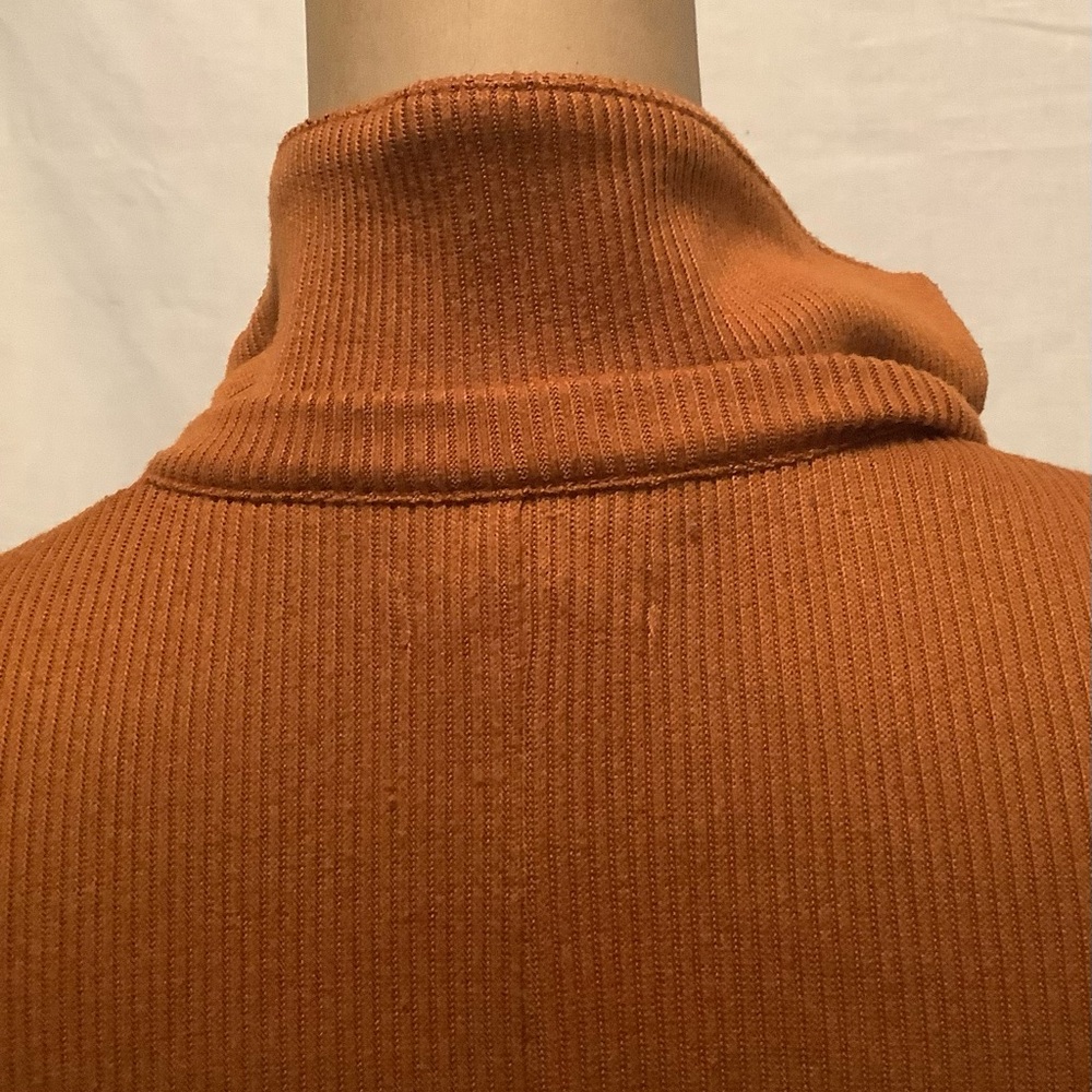 Free Assembly Women's XS Button-Up Orange Sweater - Picture 7 of 11